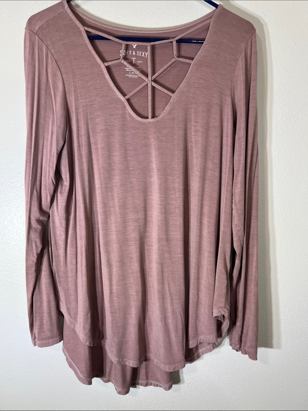 American Eagle Outfitters Long Sleeve Mauve Cage-Neck Top
